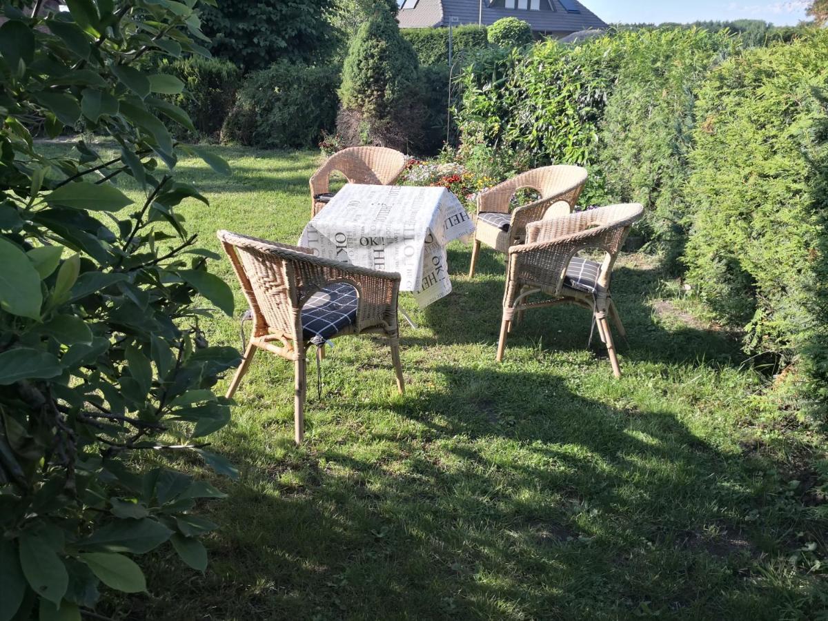 Kuenstler Ferienwohnung 3 Zimmer Kueche Bad Zentrale Lage Wulsbuttel Bagian luar foto