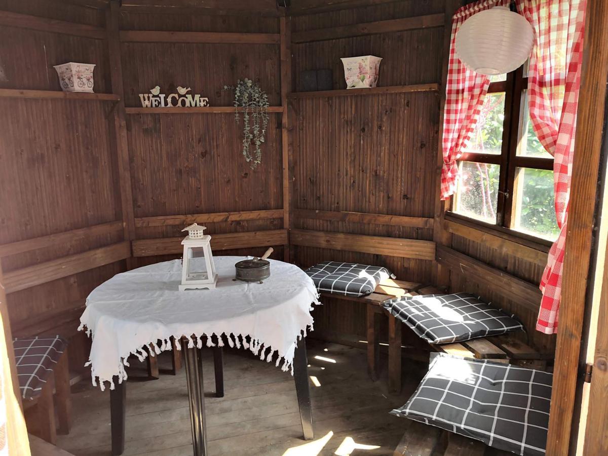Kuenstler Ferienwohnung 3 Zimmer Kueche Bad Zentrale Lage Wulsbuttel Bagian luar foto