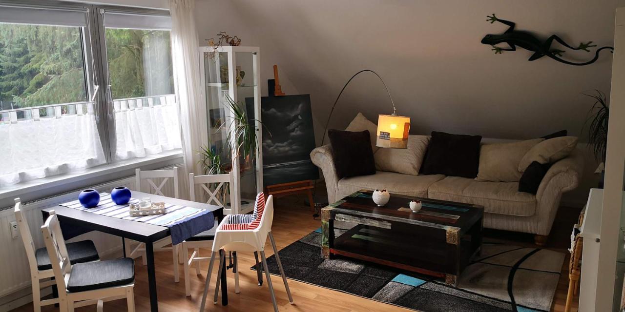 Kuenstler Ferienwohnung 3 Zimmer Kueche Bad Zentrale Lage Wulsbuttel Bagian luar foto