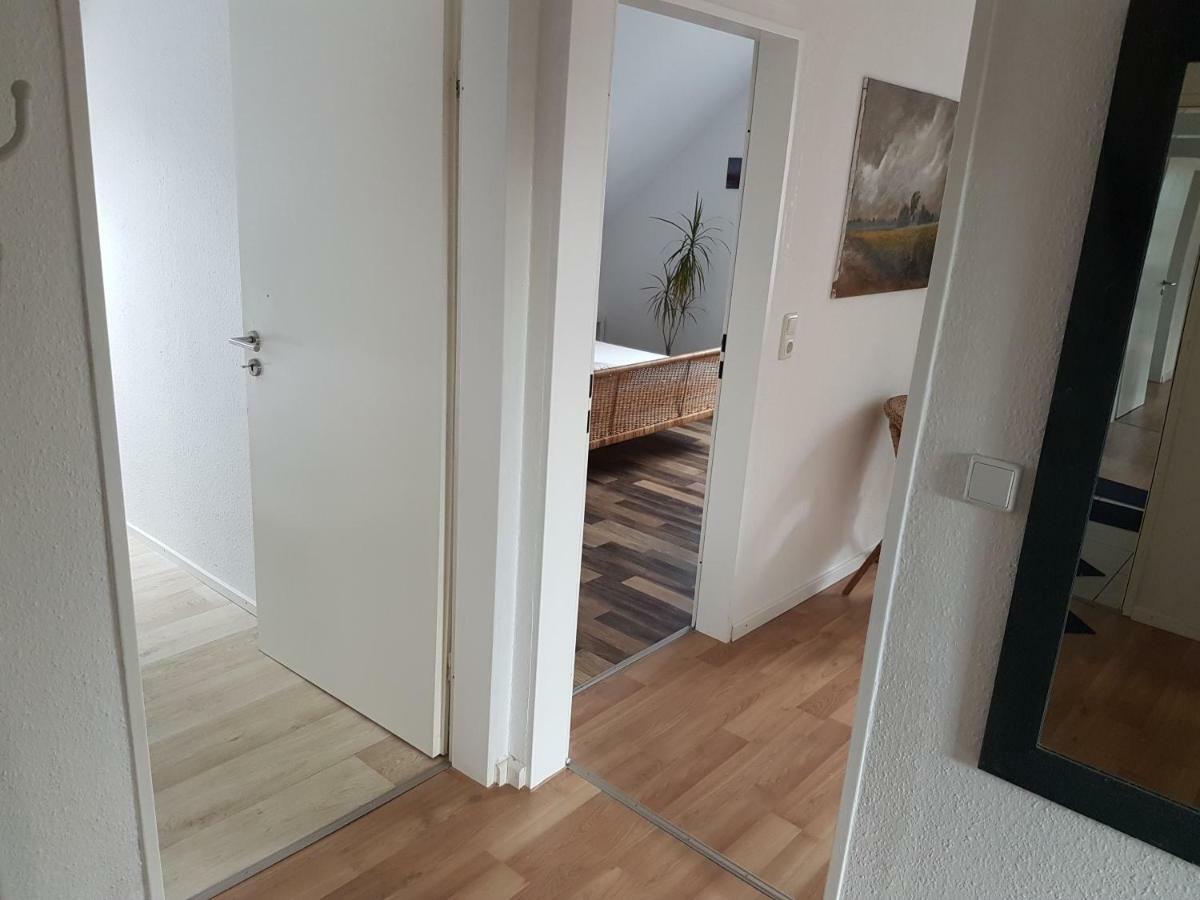 Kuenstler Ferienwohnung 3 Zimmer Kueche Bad Zentrale Lage Wulsbuttel Bagian luar foto